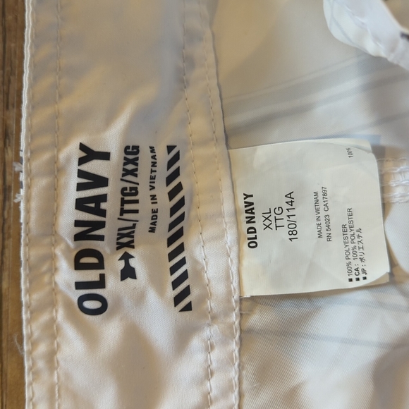 old Navy Men's white with gray stripes 2xl board shorts - Picture 3 of 4